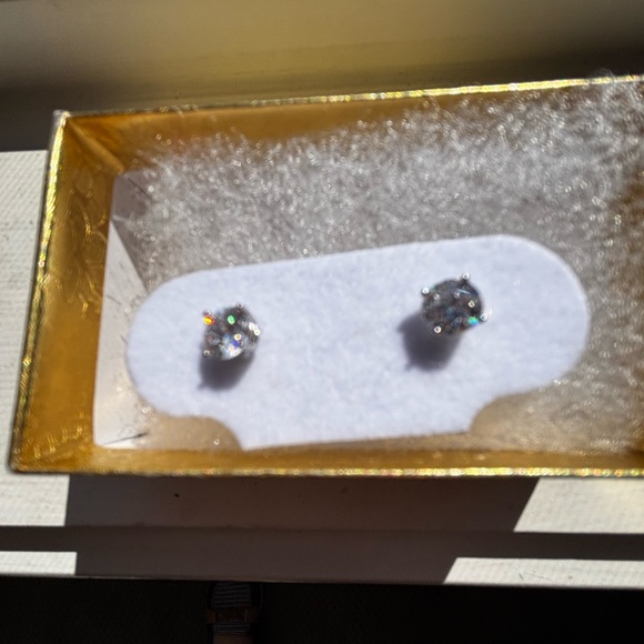 Jewelry - Sterling Silver Polished Round CZ Swirl Basket Set Stud Pierced Earrings in Box